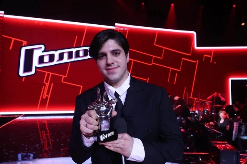 «Мне и хотелось прийти, и не хотелось — я боялся»: Давид Саникидзе выиграл шоу «Голос» с третьего раза, разрыдавшись в прямом эфире