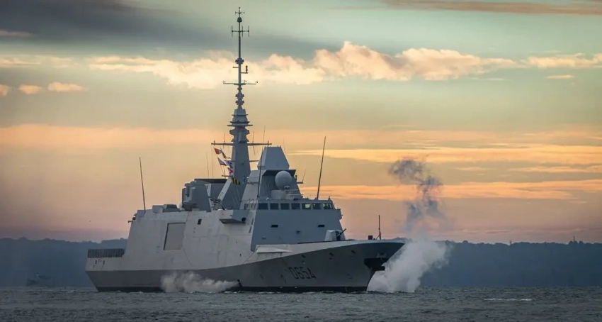 «Хуситы применяли новинки в тактике и технике»: капитан французского фрегата рассказал об «ежедневных угрозах» в Красном море