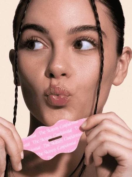 Что такое тейпирование рта, и зачем вся велнес-тусовка заклеивает рот тейпом перед сном