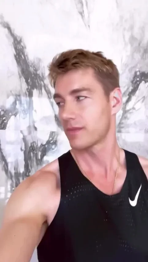 Флирт и танцы: Алексей Воробьёв показал первое видео с женой Аидой Гарифуллиной