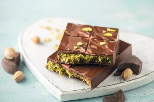 Дубайский шоколад, бабл-ти, кислый мармелад: что скрывается за необычными сладостями, на которые все подсели