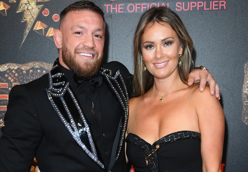 Невеста Конора Макгрегора на фоне его новых секс-скандалов поздравила его с днём рождения совместным фото под трек Басты