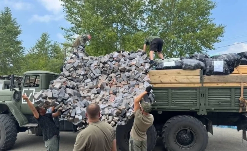 Враг отмечает применение ВС РФ масксетей, имитирующих строительный мусор