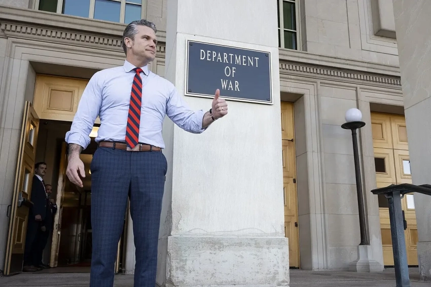 Хегсет: «чуваки в платьях» больше не будут отвлекать американских военных