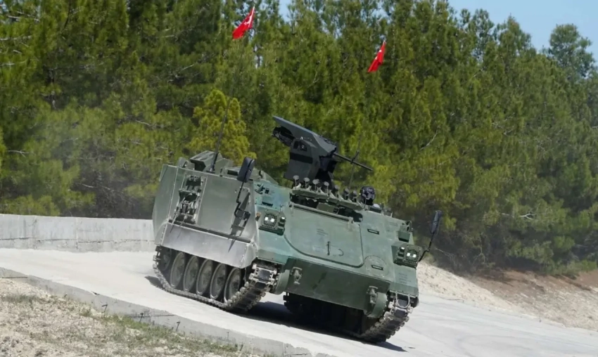 Сотня километров на электроприводе: турецкая армия получила первый БТР E-ZPT