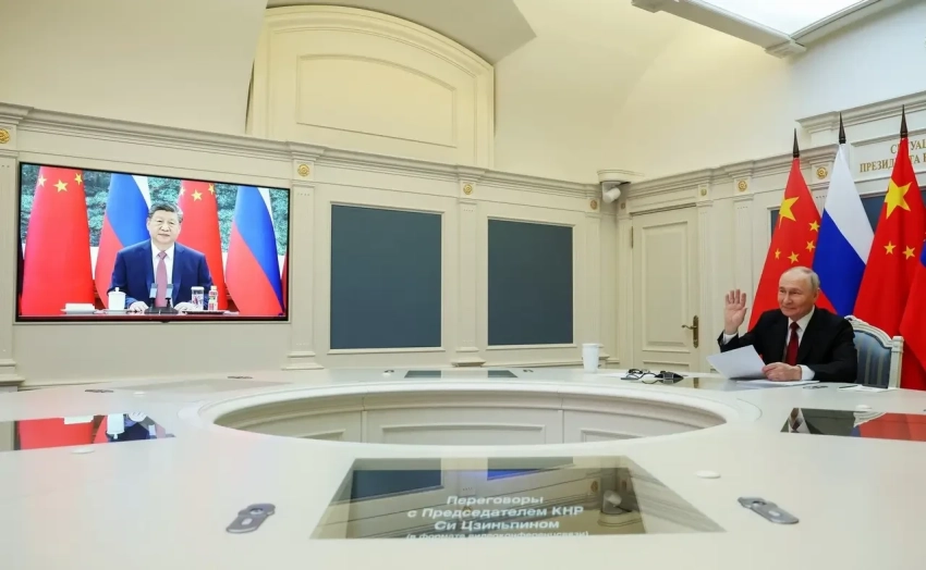 Ушаков: Путин принял предложение Си Цзиньпина посетить Китай