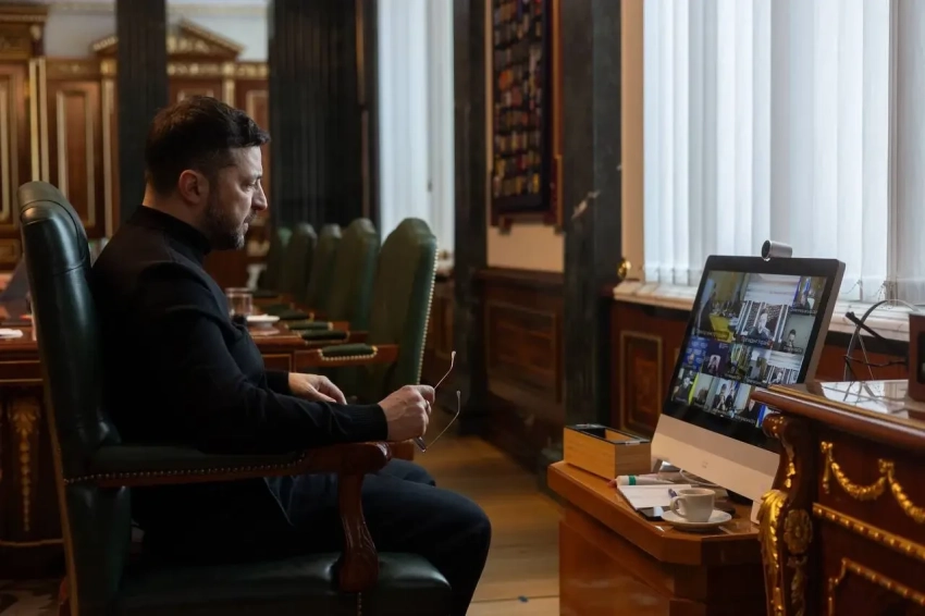 «Свои же и повесят»: Медведев предрёк Зеленскому судьбу Муссолини или Гитлера