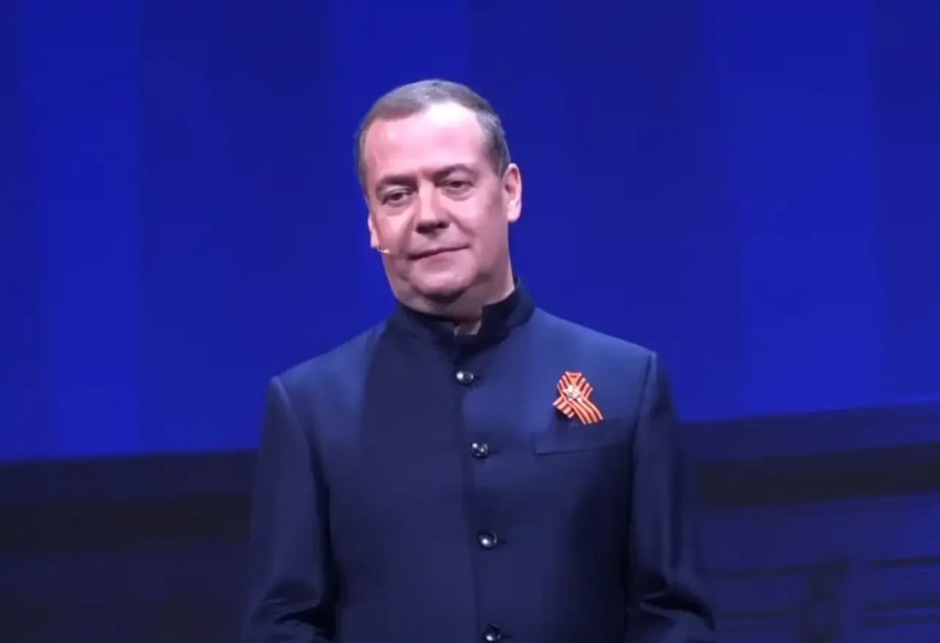 Медведев - Каллас: Если захотят, российские военные въедут в Шенген и без виз