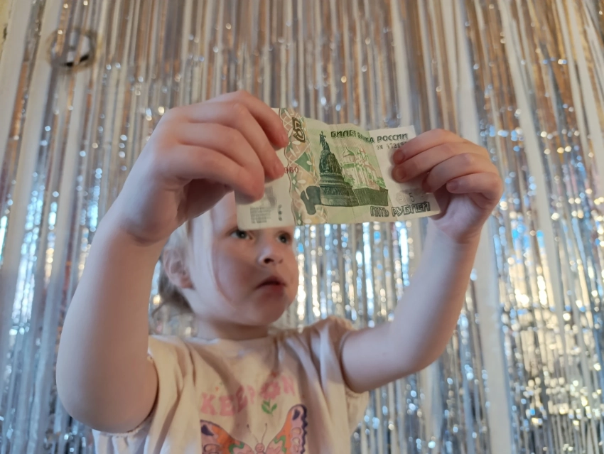 Кто может оформить единое пособие по новым правилам с 1 марта 2026 года? Ужесточаются требования к доходам? Как оформить?  